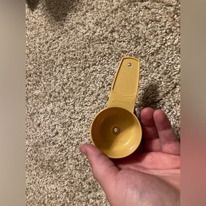 Vintage Tupperware Small Funnel Gadget Salt & Pepper Shakers #877 yellow gold